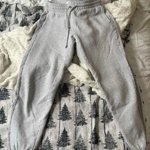 Aritzia TNA boyfriend sweatpants